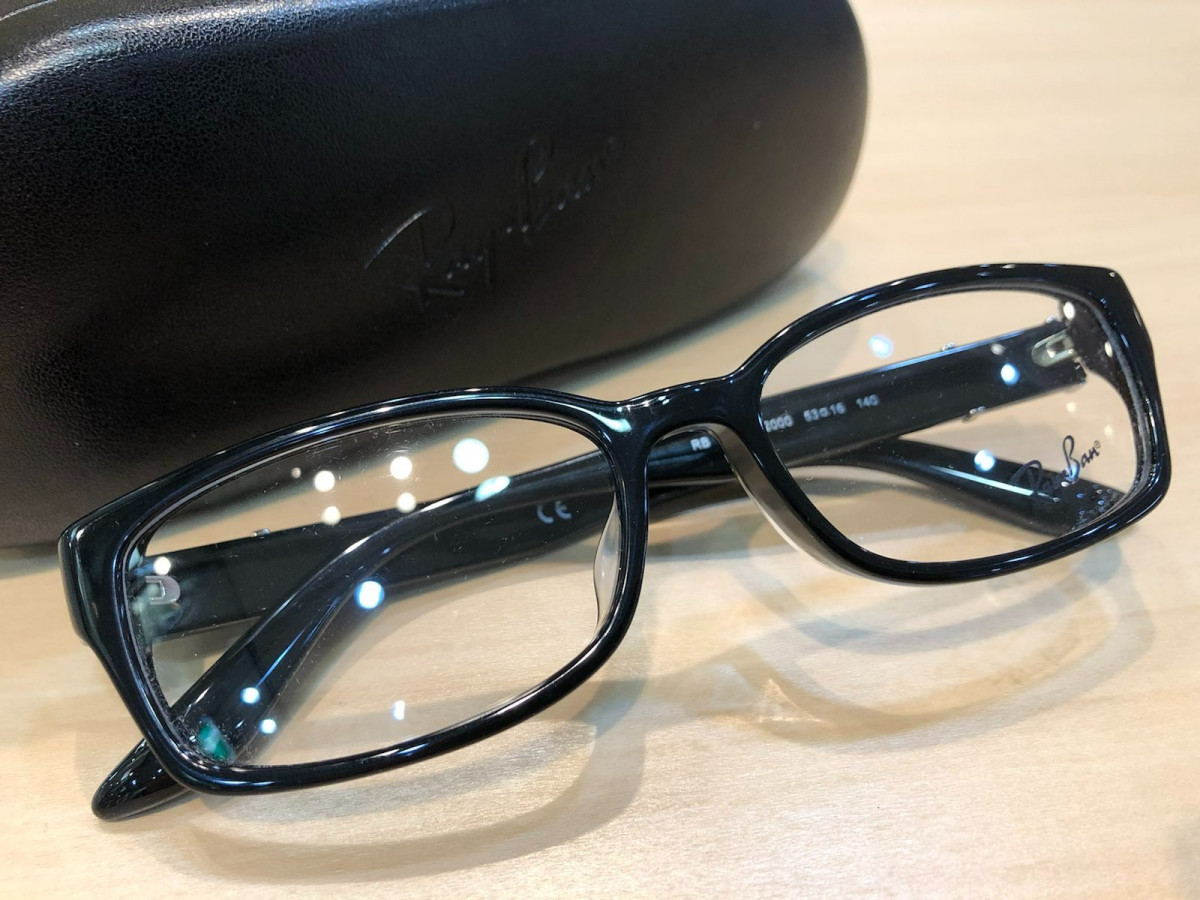 レイバンRB5198(RX5198)四角型の黒縁プラスチックメガネです。 | 飯塚
