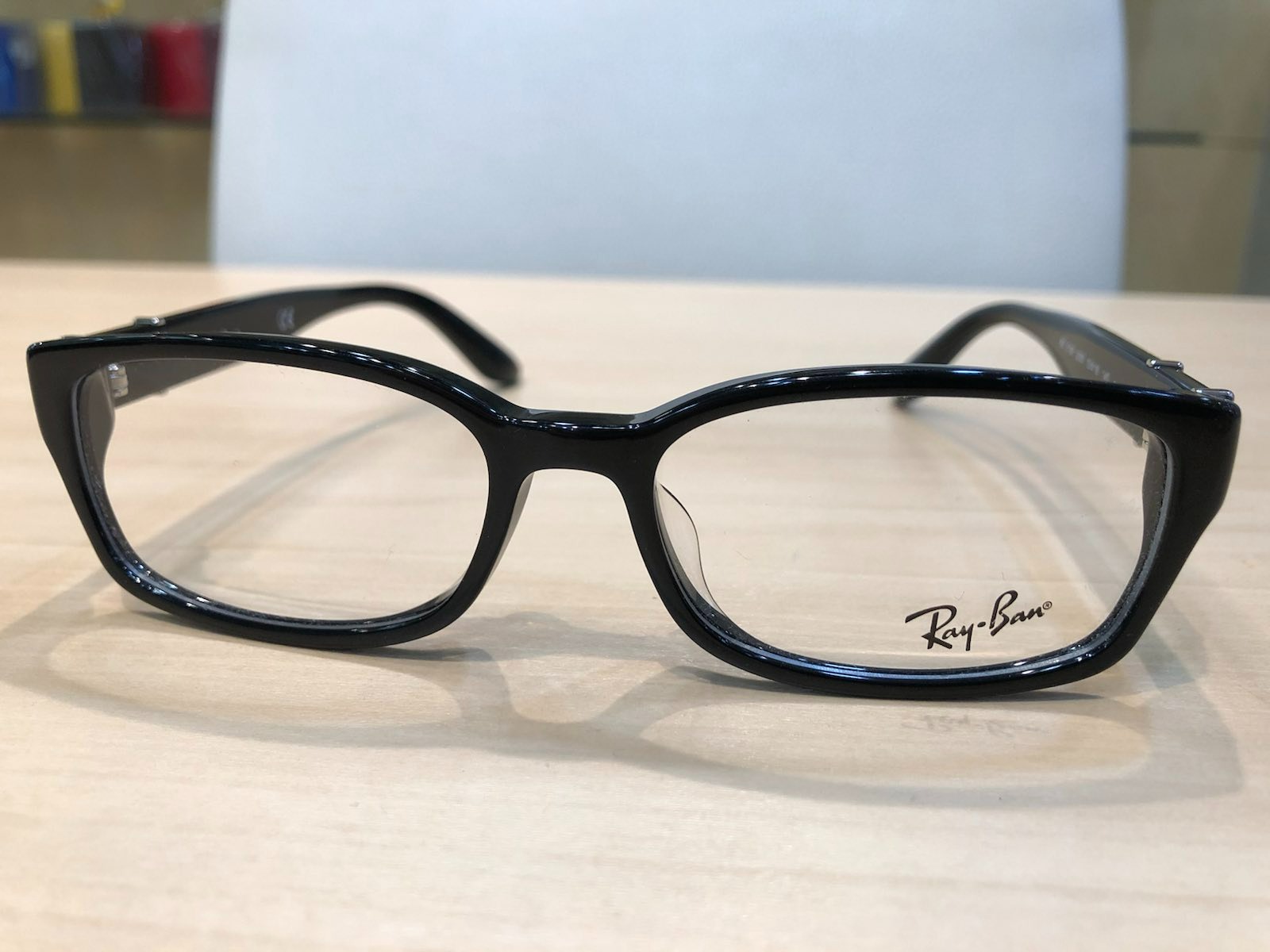 レイバンRB5198(RX5198)四角型の黒縁プラスチックメガネです。 | 飯塚