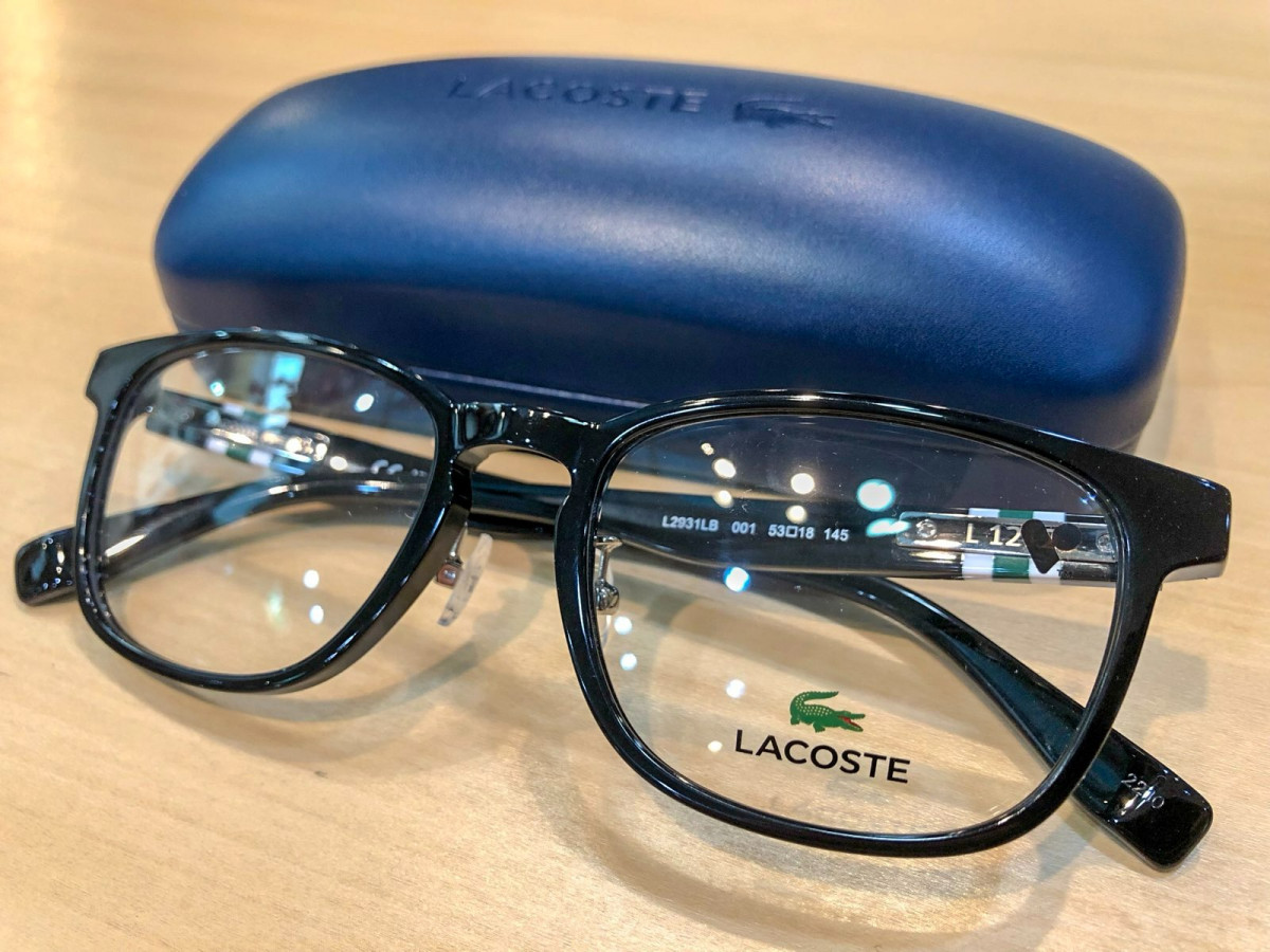 ラコステL2931LB緑ワニマークがデザインされた黒縁メガネです。 飯塚 田川のメガネ店 メガネのサトー