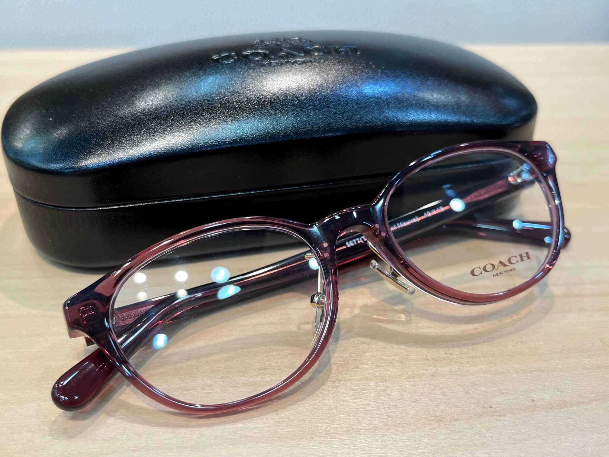 コーチHC6152Dクラッシック感ありの丸型秋色メガネです。