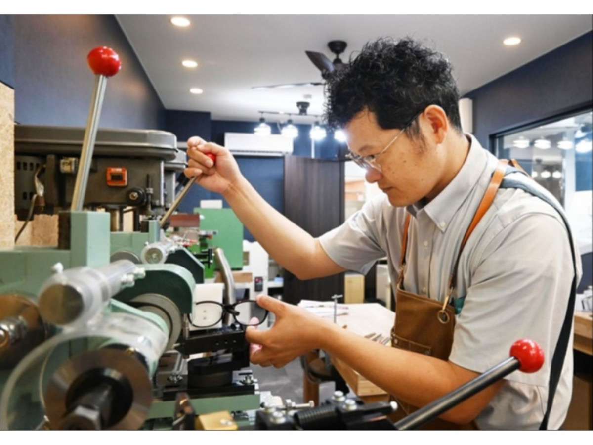 オーダーメイドメガネのサトー佐藤眼鏡店福岡県飯塚市本町商店街西日本新聞掲載